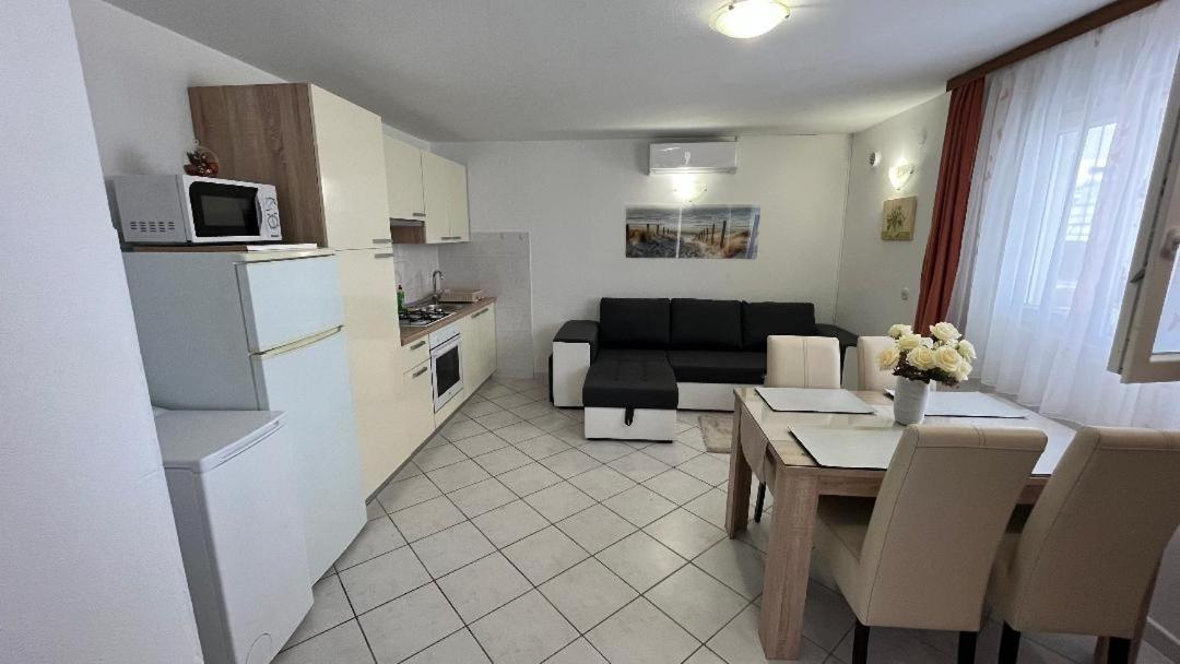 Apartment Ante Razanj Luaran gambar