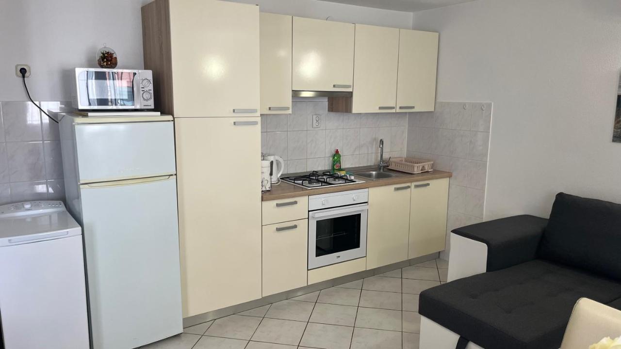 Apartment Ante Razanj Luaran gambar
